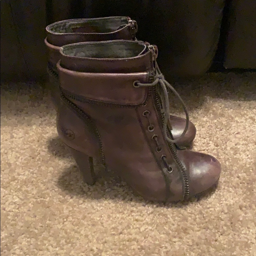 Heels - Picture 2 of 2